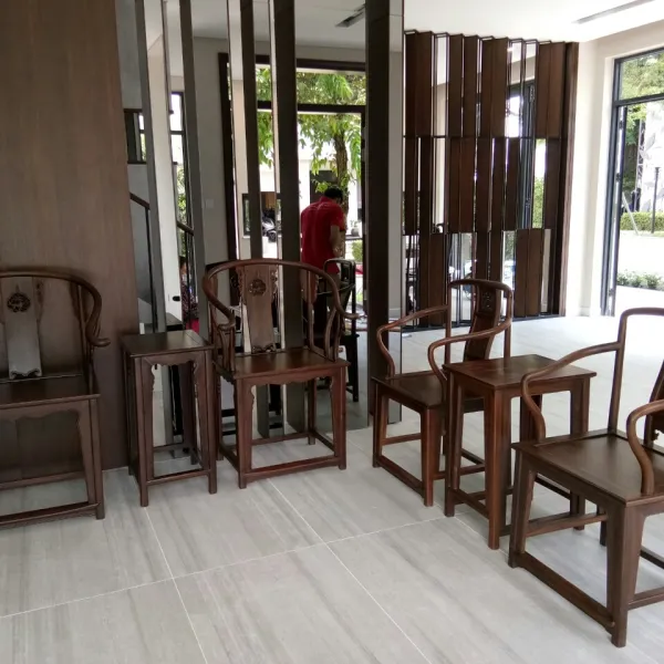Bộ bàn ghế Minh 3 món gỗ chiu liu (muồng đen, chiêu liêu) lưng chạm nghê