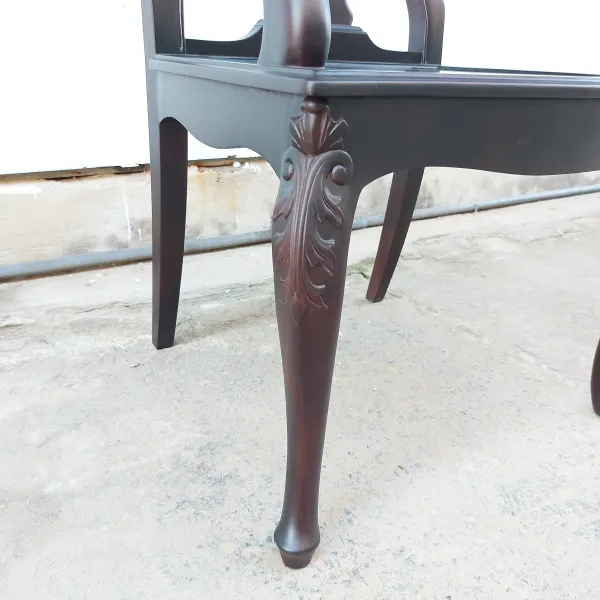 Ghế có tay cổ điển lưng lọng mẫu Cuốn Thư