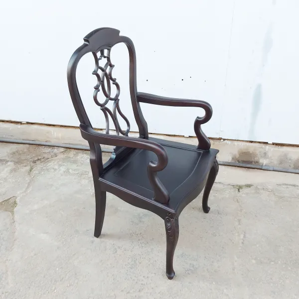 Ghế có tay cổ điển lưng lọng mẫu Cuốn Thư