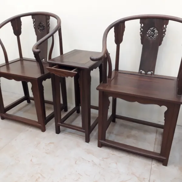 Bộ bàn ghế Minh 3 món gỗ chiu liu (muồng đen, chiêu liêu) lưng chạm nghê