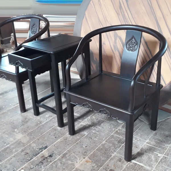 Bộ bàn ghế Minh 3 món gỗ chiu liu (muồng đen, chiêu liêu) lưng chạm trái tim