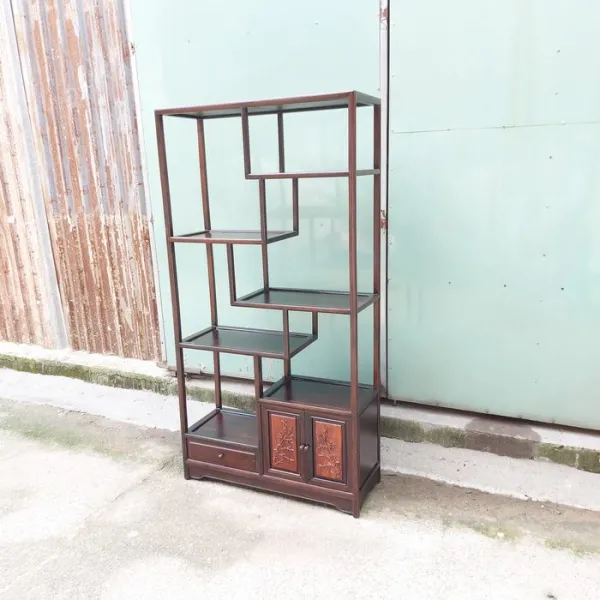 Kệ trang trí - Kệ trưng bày - Kệ sách phong cách Á Đông ngang 78 cm gỗ muồng mẫu Ziczac cửa chạm