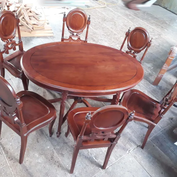 Bàn ovan 6 chân phong cách cổ điển châu Âu mẫu Ngọc Nữ size nhỏ gỗ căm xe