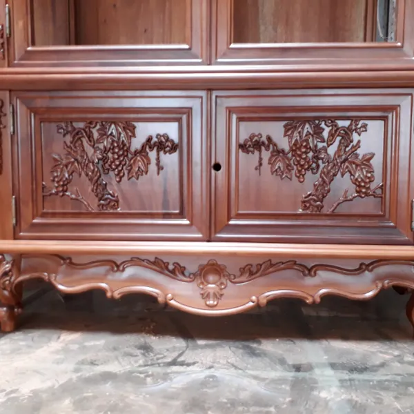Tủ trưng bày 6 cánh cửa hàng Quang Vinh