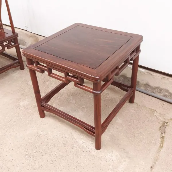Bộ bàn ghế Minh 3 món gỗ chiu liu (muồng đen, chiêu liêu) lưng kẻ sọc chạm nghê