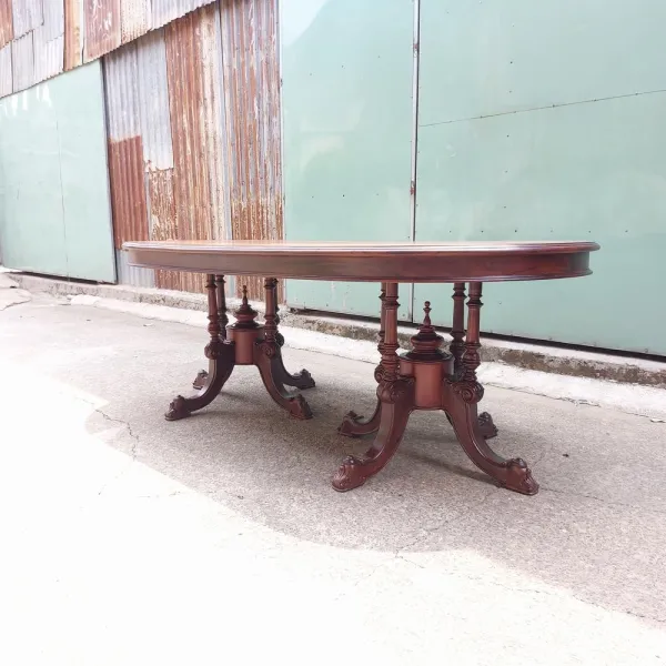 Bàn ovan cổ điển 8 ghế gỗ chiu liu mẫu Nam Phương