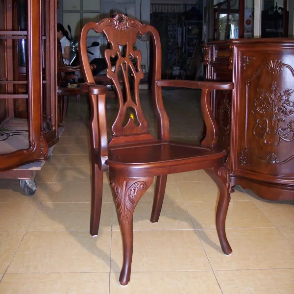 Ghế có tay cổ điển gỗ căm xe lưng lọng mẫu Nữ Hoàng