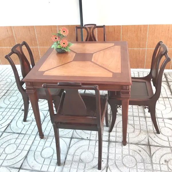 Bộ bàn vuông hiện đại 4 ghế: Bàn gỗ gõ đỏ mẫu City + Ghế mẫu Omega